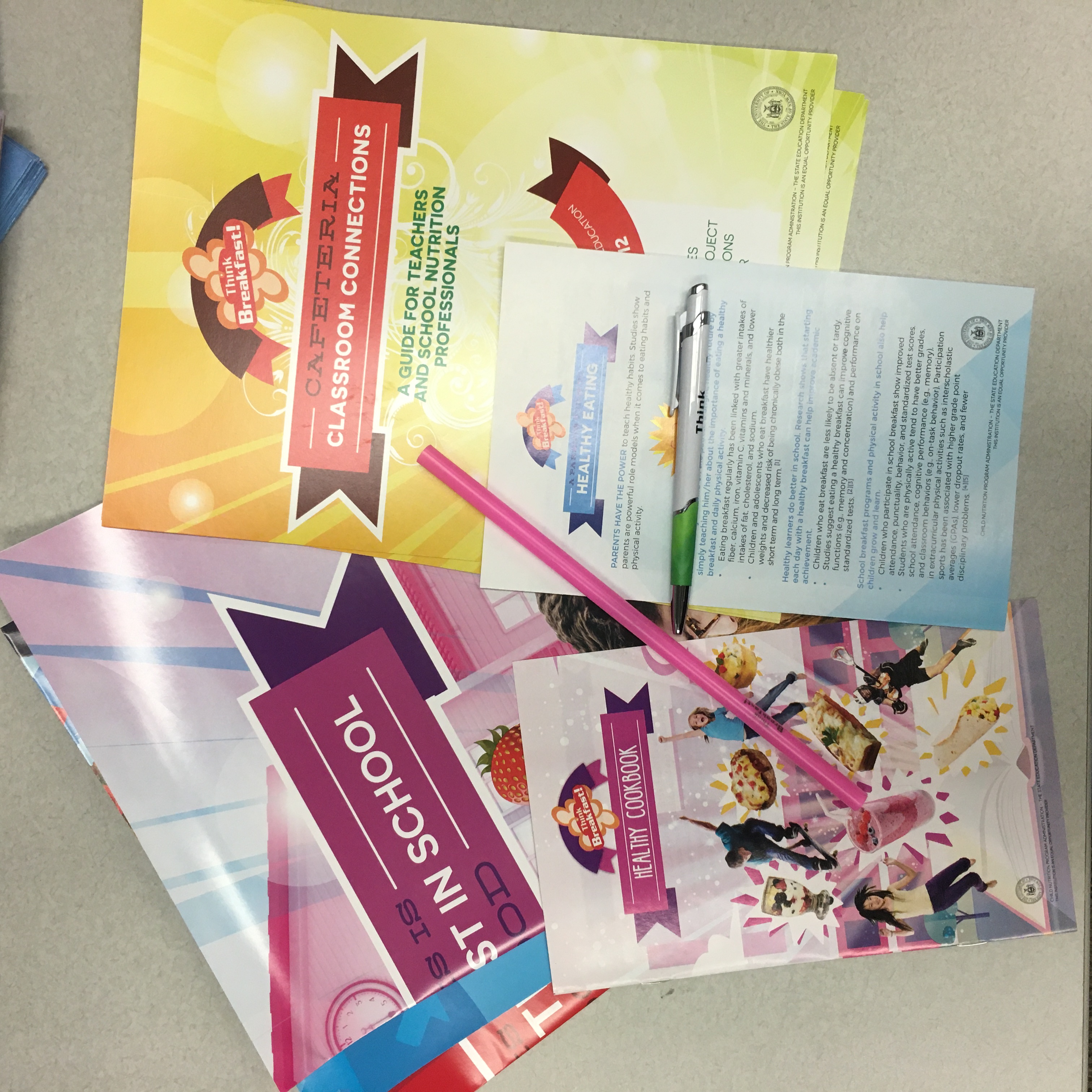 Think Breakfast Kits suitable for Grades 6-12. There is a 3-5 student's guide, a guide to healthy eating, a healthy cookbook, a notebook, a sticker and a straw.